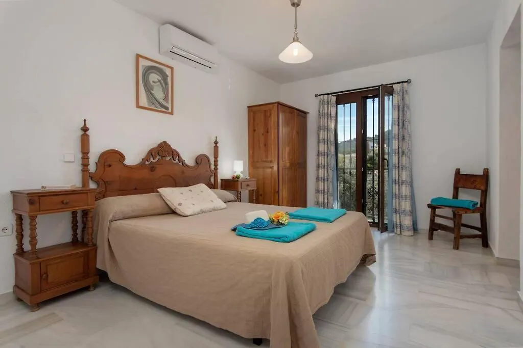Preciosa Villa Con Gran Piscina Y Fabulosas Vistas アラウリン・デ・ラ・トレ